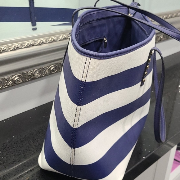 Large beach bag tote

ALDO - Picture 7 of 8